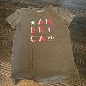 🍍UNDER ARMOUR AMERICA T SHIRT🍍SIZE MED🍍M-2